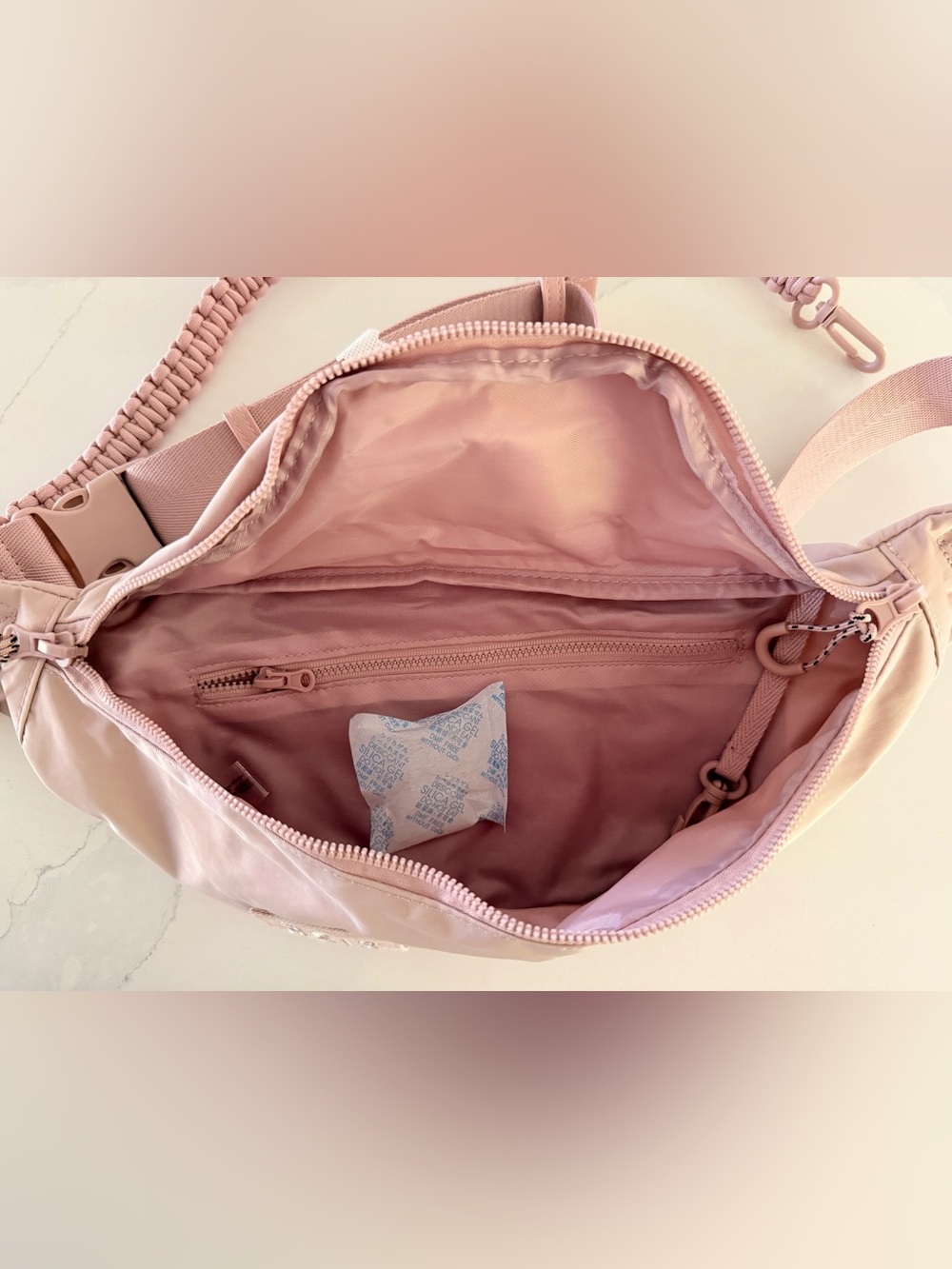 BEIS | The Sport Pack crossbody travel bag | atlas pink - Picture 2 of 6